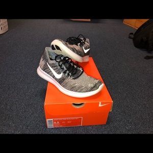Womens Nike Free Run Flyknit 2017